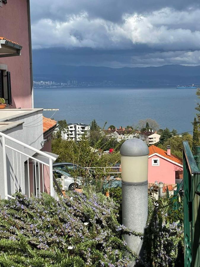 Apartments Lovro Lovran Eksteriør billede