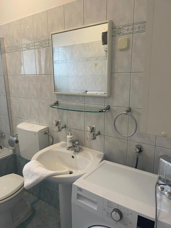 Apartments Lovro Lovran Eksteriør billede